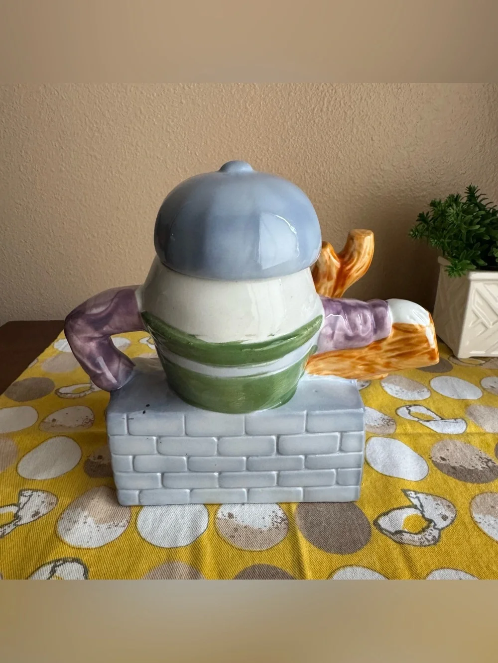 Feitx Vintage colorful Humpty Dumpty teapot